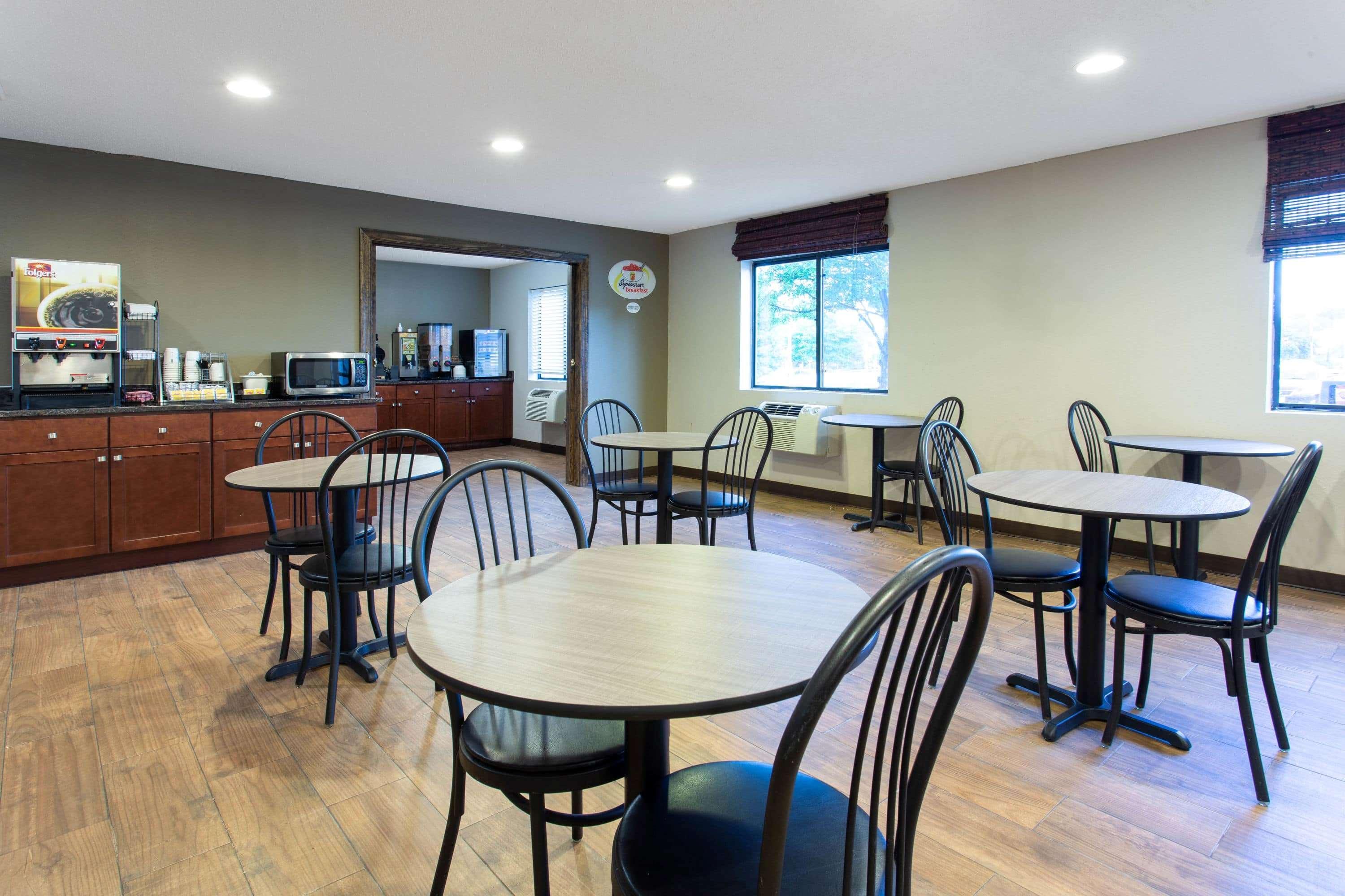 Hotel Super 8 By Wyndham Cromwell/Middletown Extérieur photo