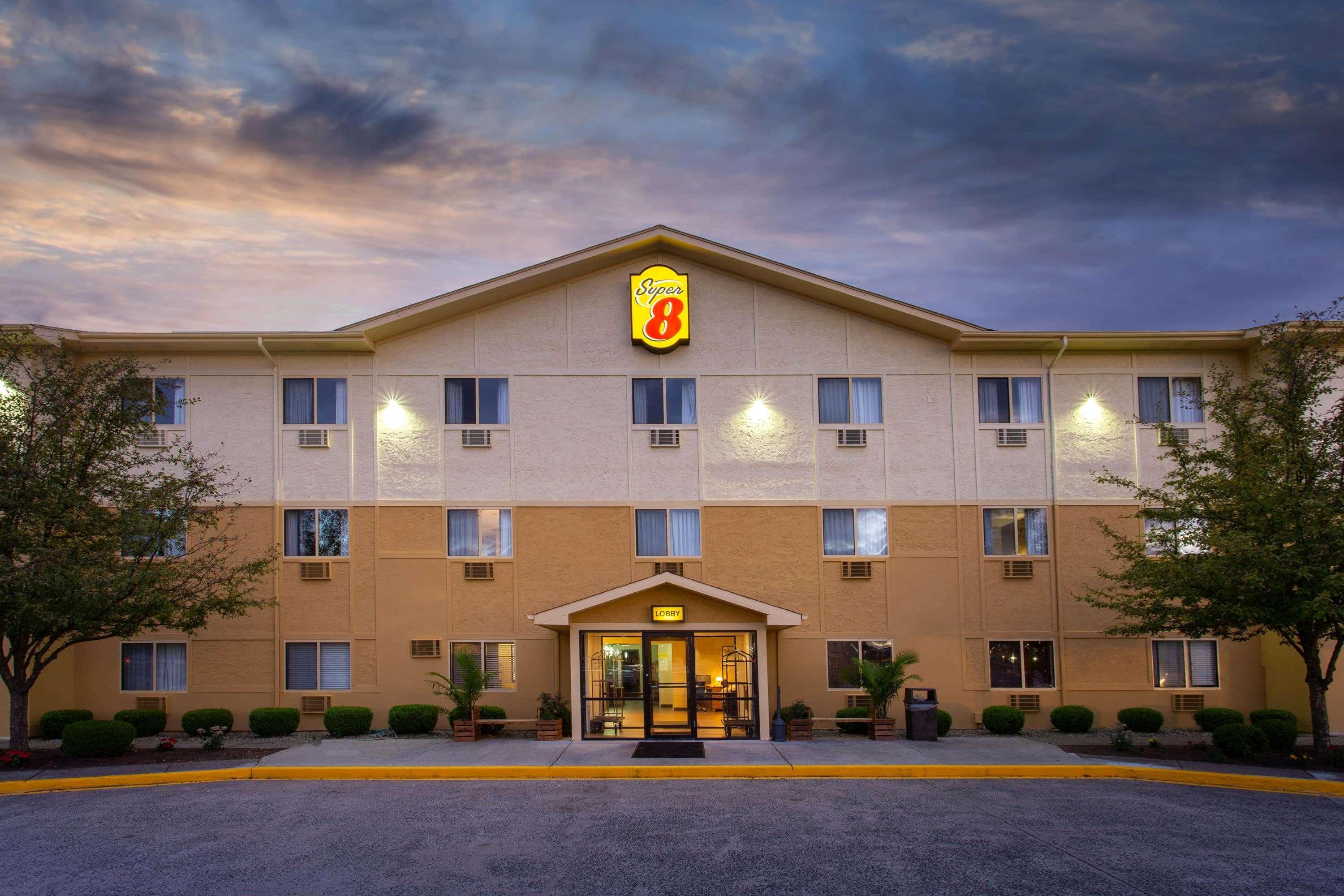 Hotel Super 8 By Wyndham Cromwell/Middletown Extérieur photo