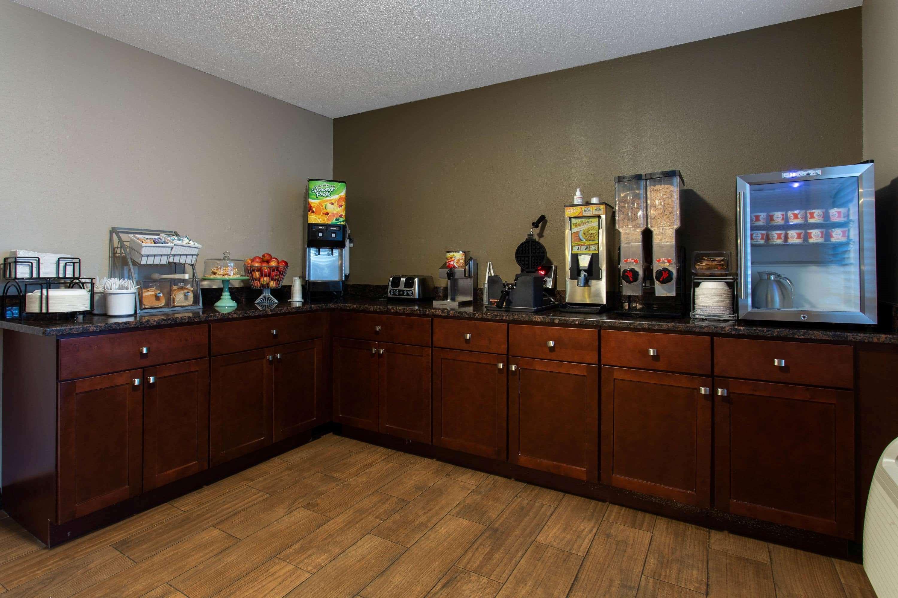 Hotel Super 8 By Wyndham Cromwell/Middletown Extérieur photo
