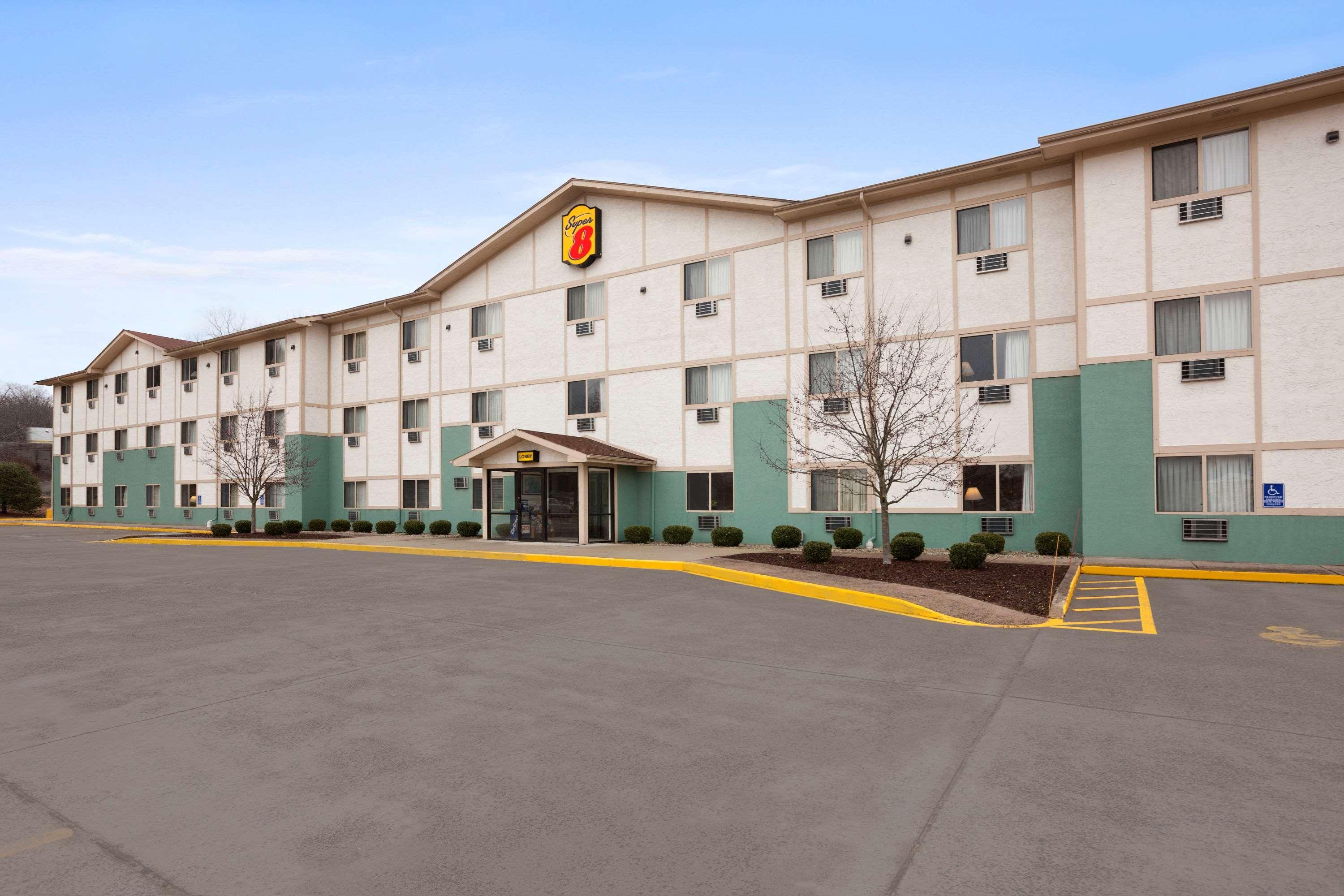 Hotel Super 8 By Wyndham Cromwell/Middletown Extérieur photo